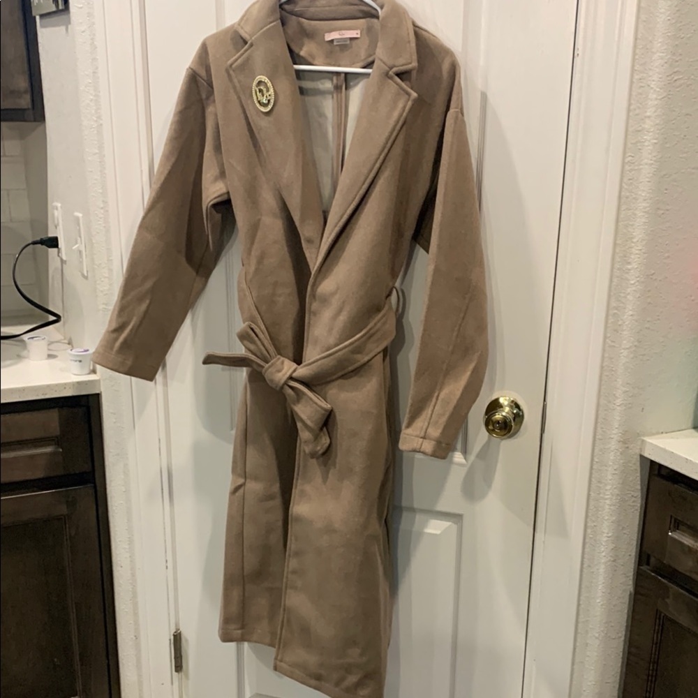 Elegant Tan Women's Coat